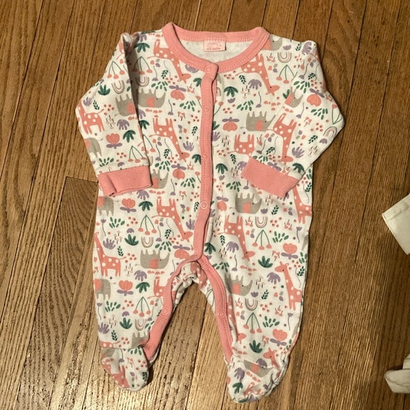Baby Clothing Bundle with Stripes and Floral Patterns - Picture 15 of 16